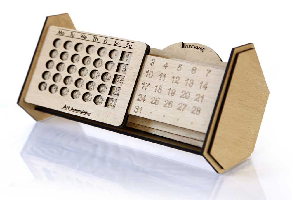 Wooden Desk Table Calendar And Pen Holder